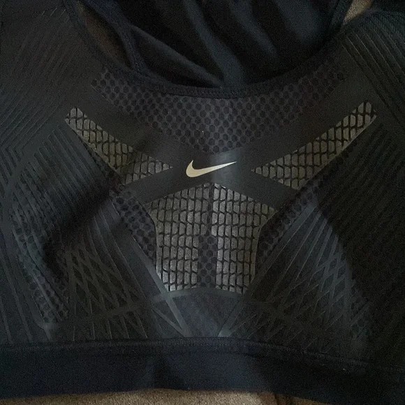 New technology Nike bra - Picture 2 of 6